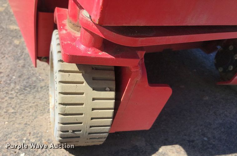 image for item NZ9904 (3) scissor lifts