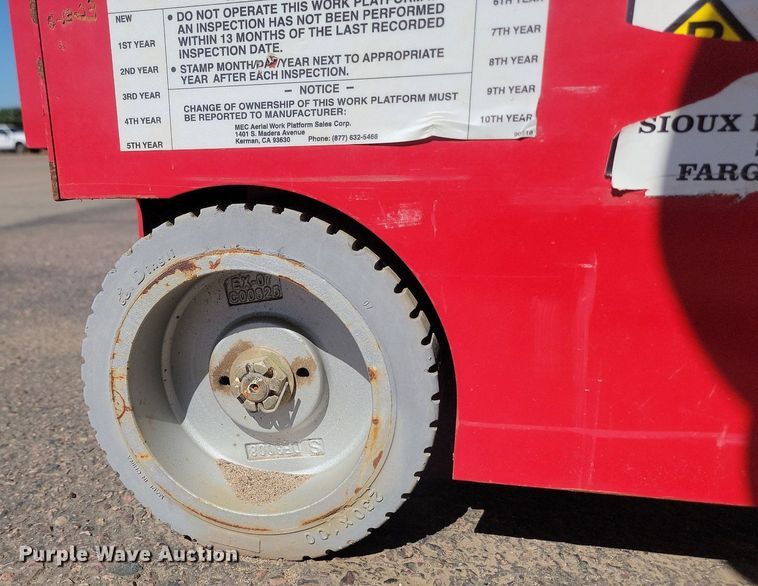 image for item NZ9904 (3) scissor lifts