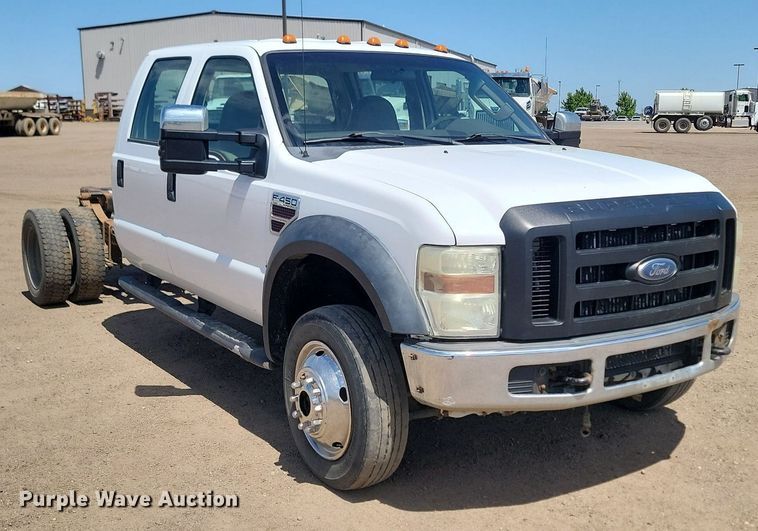 image for item NZ9905 2008 Ford F450 Super Duty XL Crew Cab truck cab and chassis