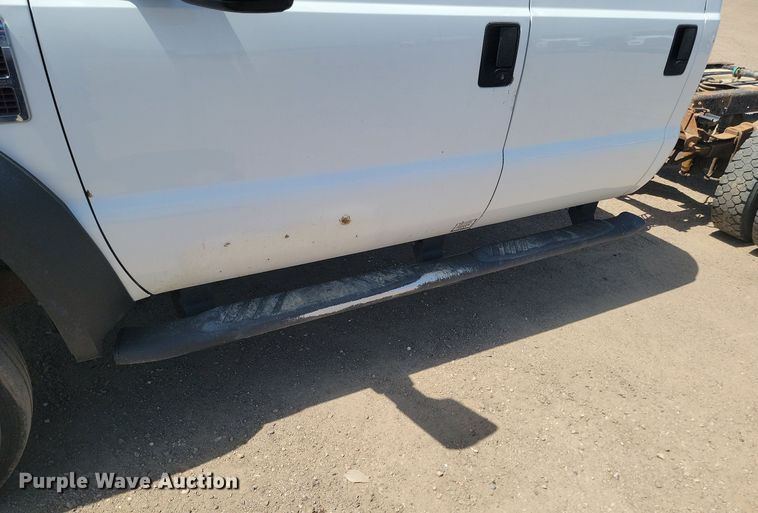 image for item NZ9905 2008 Ford F450 Super Duty XL Crew Cab truck cab and chassis