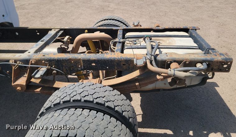 image for item NZ9905 2008 Ford F450 Super Duty XL Crew Cab truck cab and chassis