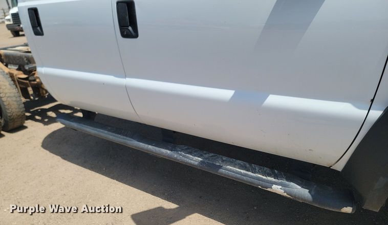 image for item NZ9905 2008 Ford F450 Super Duty XL Crew Cab truck cab and chassis