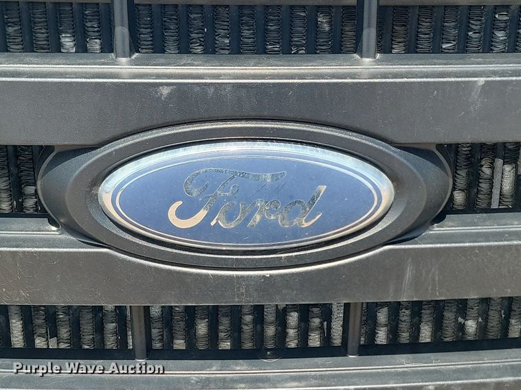 image for item NZ9905 2008 Ford F450 Super Duty XL Crew Cab truck cab and chassis