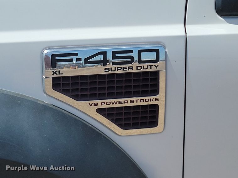 image for item NZ9905 2008 Ford F450 Super Duty XL Crew Cab truck cab and chassis