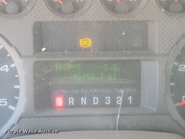 image for item NZ9905 2008 Ford F450 Super Duty XL Crew Cab truck cab and chassis