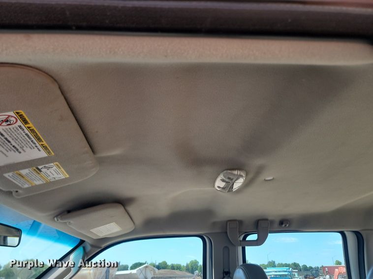 image for item NZ9905 2008 Ford F450 Super Duty XL Crew Cab truck cab and chassis