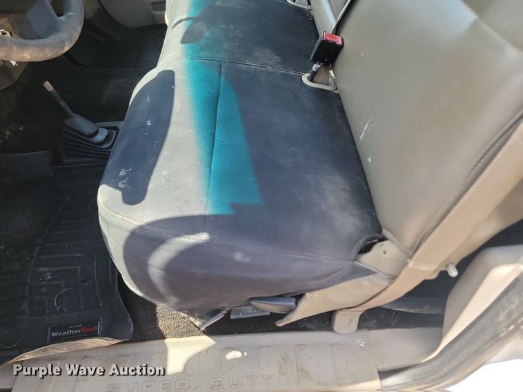 image for item NZ9905 2008 Ford F450 Super Duty XL Crew Cab truck cab and chassis