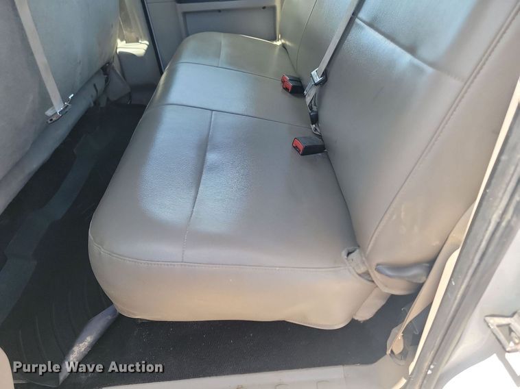 image for item NZ9905 2008 Ford F450 Super Duty XL Crew Cab truck cab and chassis