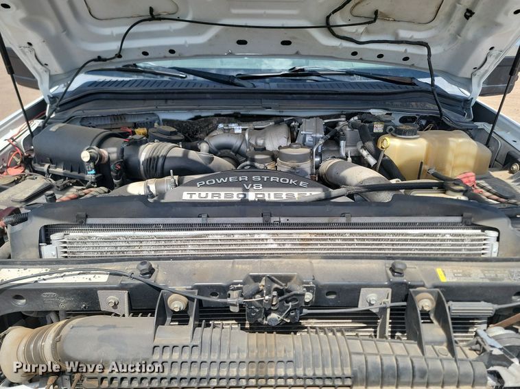 image for item NZ9905 2008 Ford F450 Super Duty XL Crew Cab truck cab and chassis