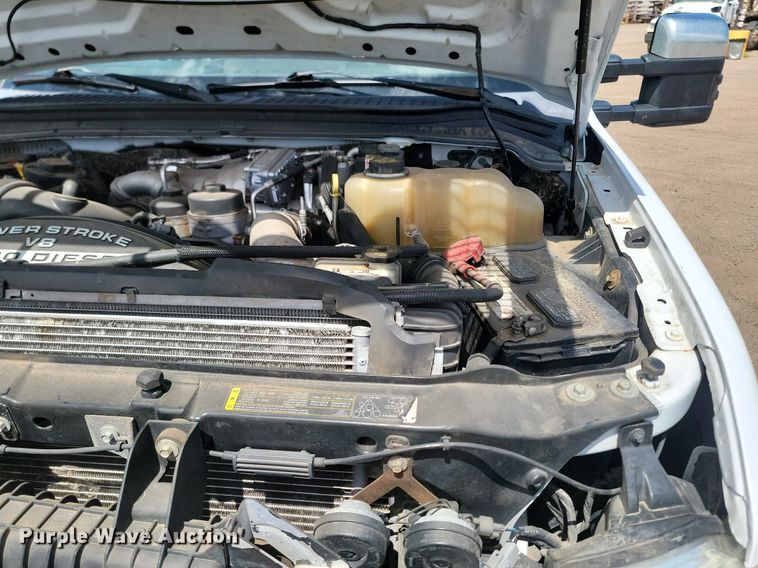 image for item NZ9905 2008 Ford F450 Super Duty XL Crew Cab truck cab and chassis