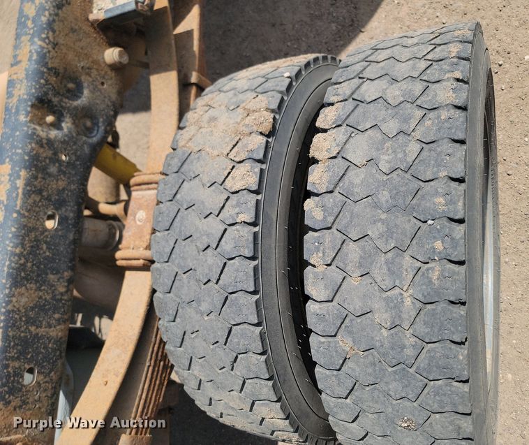 image for item NZ9905 2008 Ford F450 Super Duty XL Crew Cab truck cab and chassis