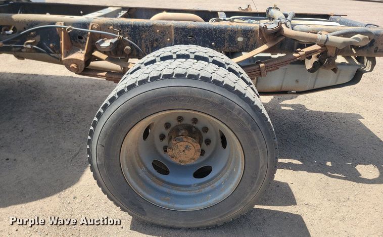 image for item NZ9905 2008 Ford F450 Super Duty XL Crew Cab truck cab and chassis