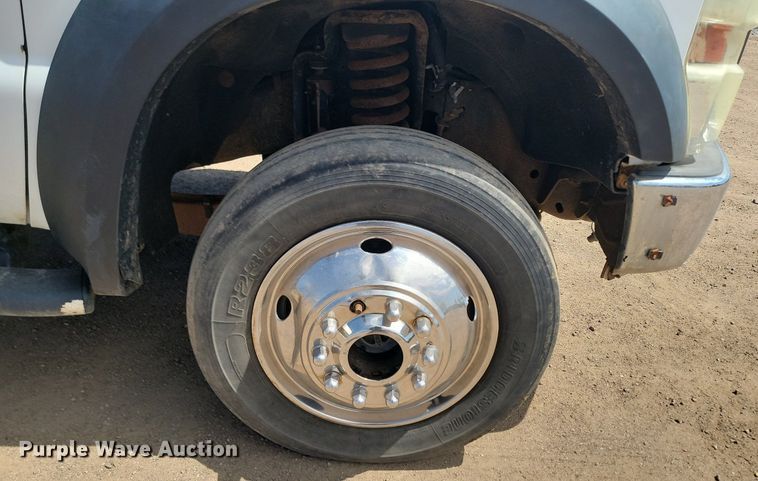 image for item NZ9905 2008 Ford F450 Super Duty XL Crew Cab truck cab and chassis