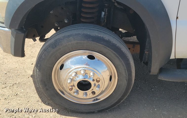 image for item NZ9905 2008 Ford F450 Super Duty XL Crew Cab truck cab and chassis