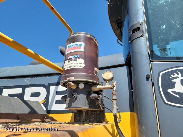 image for item NZ9910 2012 John Deere 744K wheel loader