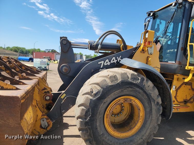 image for item NZ9910 2012 John Deere 744K wheel loader
