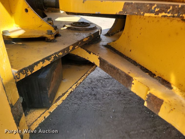 image for item NZ9910 2012 John Deere 744K wheel loader