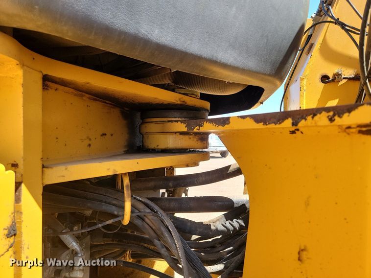 image for item NZ9910 2012 John Deere 744K wheel loader