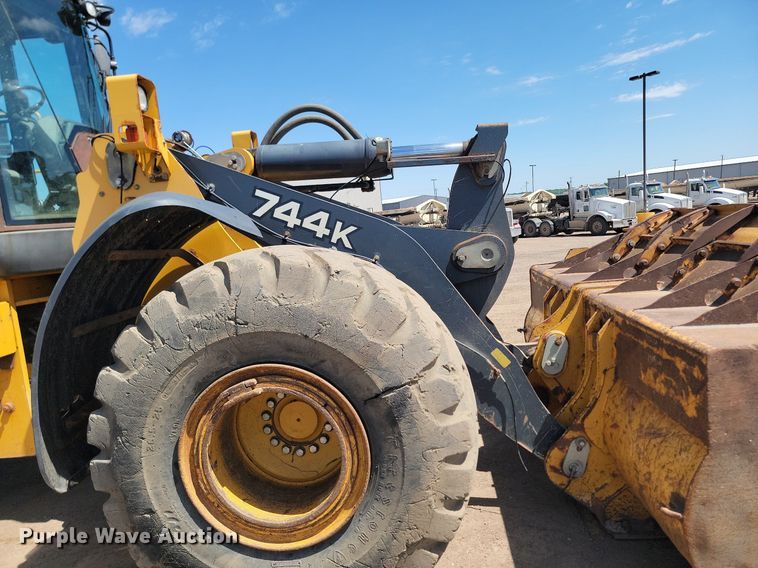 image for item NZ9910 2012 John Deere 744K wheel loader