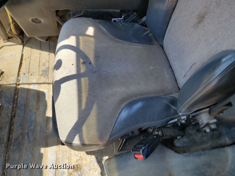 image for item NZ9910 2012 John Deere 744K wheel loader