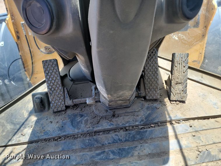 image for item NZ9910 2012 John Deere 744K wheel loader