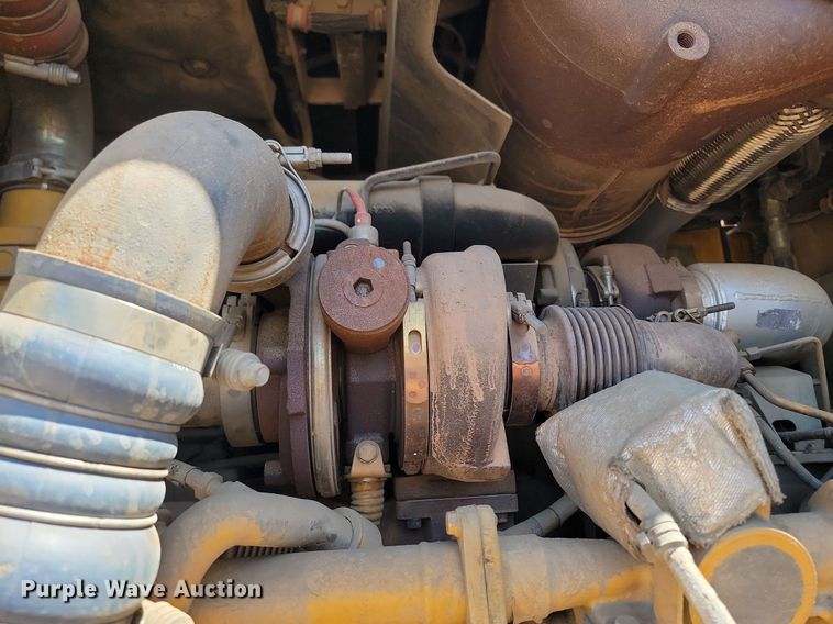 image for item NZ9910 2012 John Deere 744K wheel loader