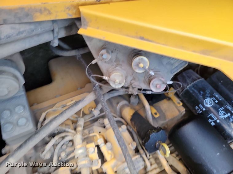 image for item NZ9910 2012 John Deere 744K wheel loader