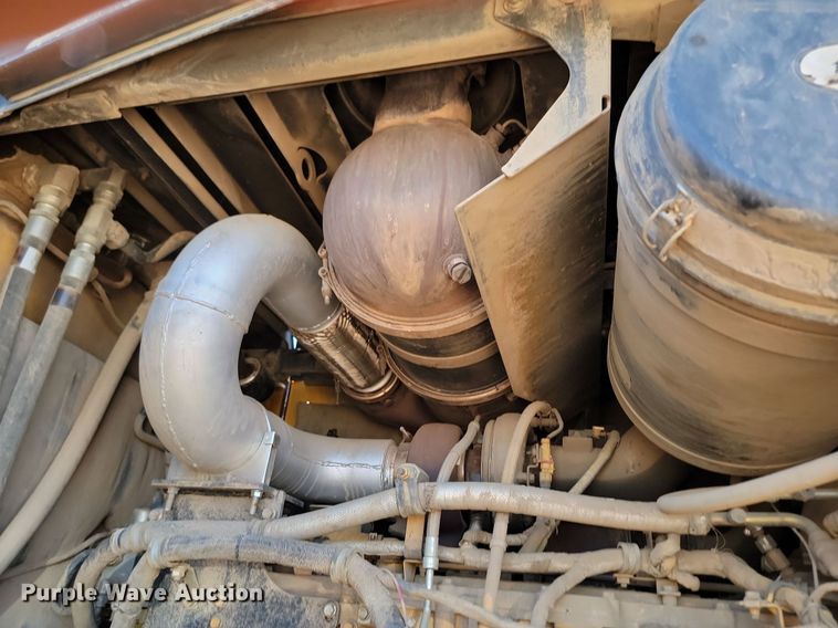 image for item NZ9910 2012 John Deere 744K wheel loader