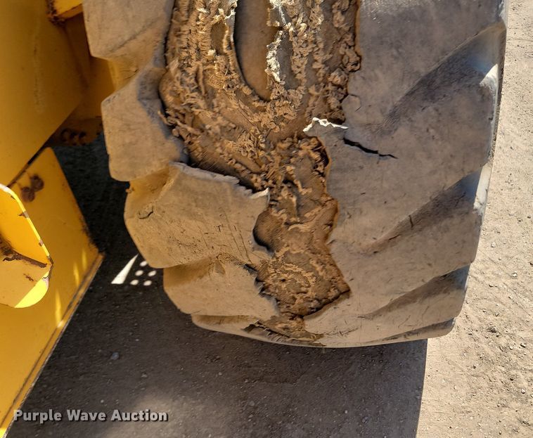 image for item NZ9910 2012 John Deere 744K wheel loader