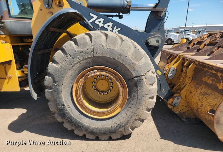 image for item NZ9910 2012 John Deere 744K wheel loader