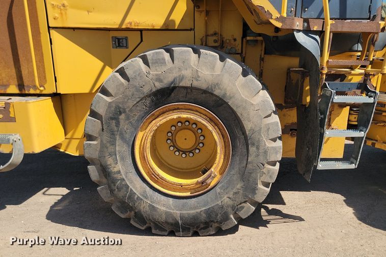 image for item NZ9910 2012 John Deere 744K wheel loader