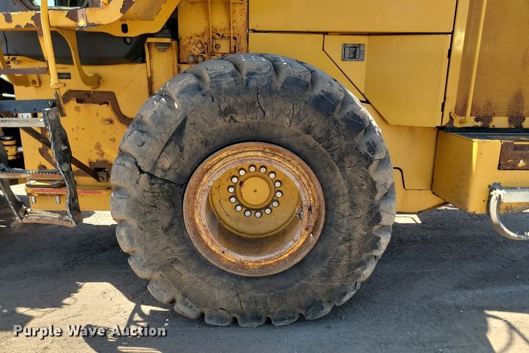 image for item NZ9910 2012 John Deere 744K wheel loader