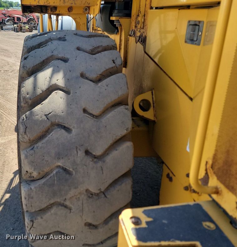 image for item NZ9910 2012 John Deere 744K wheel loader