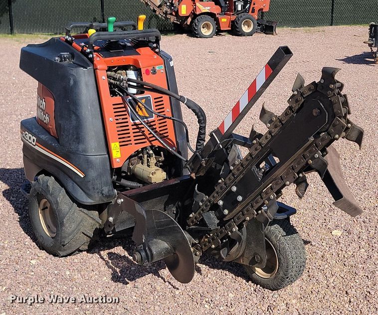 image for item NZ9911 2008 Ditch Witch R300 trencher