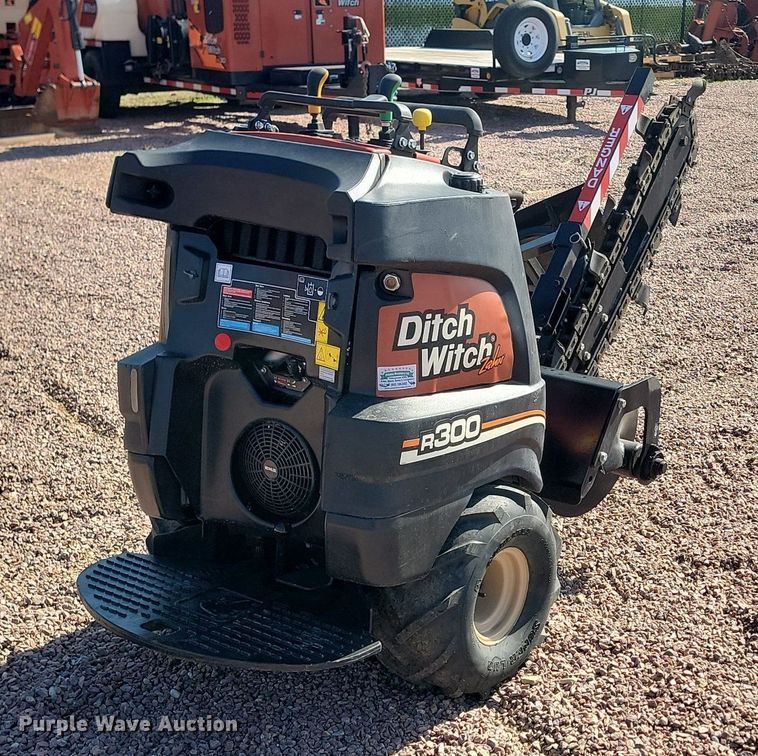 image for item NZ9911 2008 Ditch Witch R300 trencher