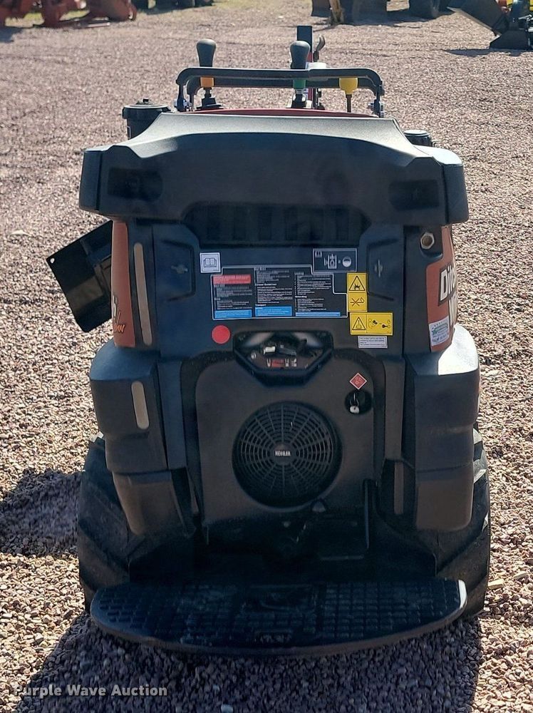 image for item NZ9911 2008 Ditch Witch R300 trencher