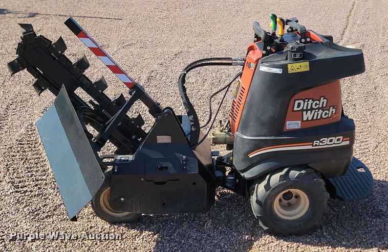 image for item NZ9911 2008 Ditch Witch R300 trencher