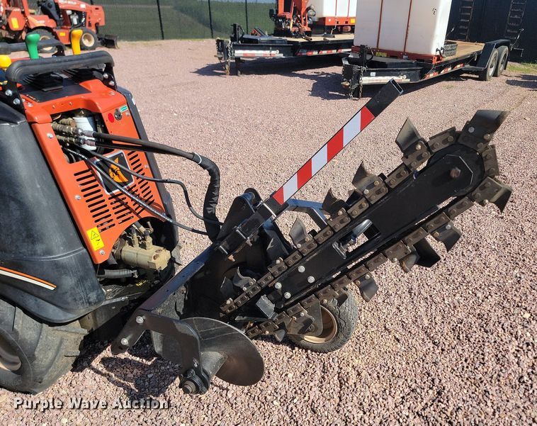 image for item NZ9911 2008 Ditch Witch R300 trencher