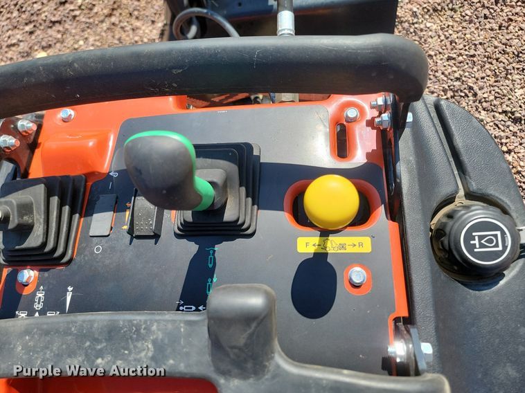 image for item NZ9911 2008 Ditch Witch R300 trencher