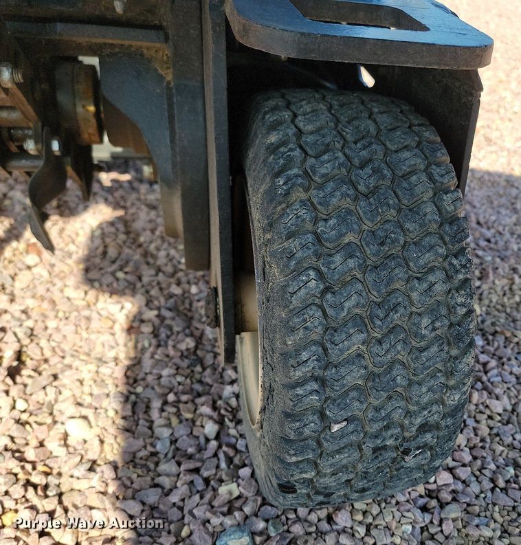 image for item NZ9911 2008 Ditch Witch R300 trencher