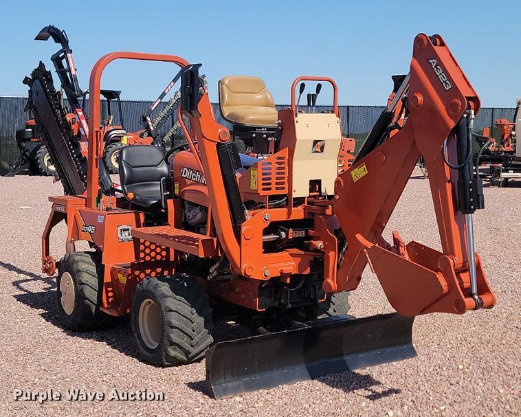image for item NZ9912 2018 Ditch Witch RT45 trencher