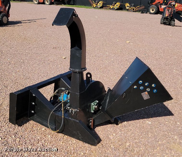 image for item NZ9913 Skid steer wood chipper