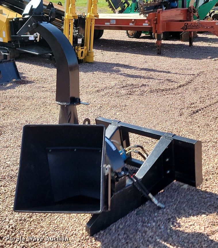 image for item NZ9913 Skid steer wood chipper
