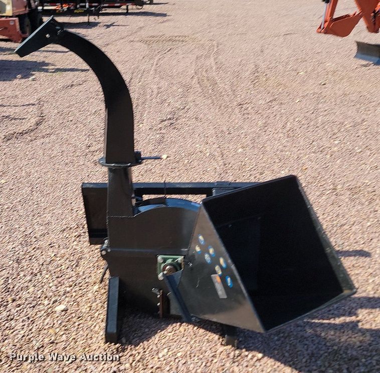 image for item NZ9913 Skid steer wood chipper