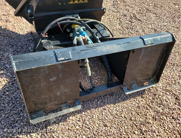 image for item NZ9913 Skid steer wood chipper