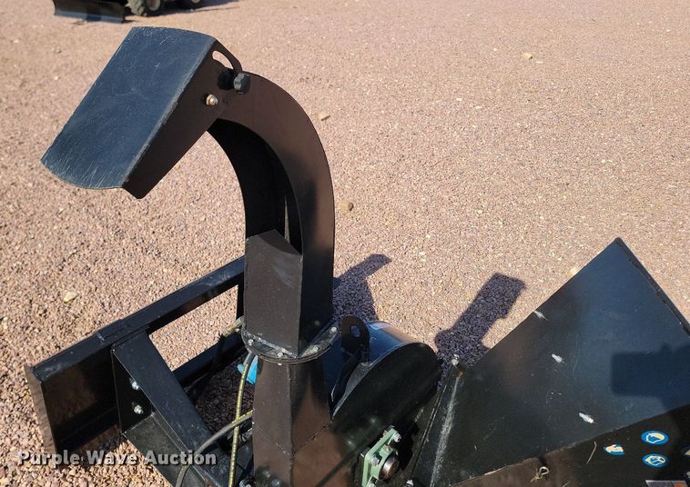 image for item NZ9913 Skid steer wood chipper