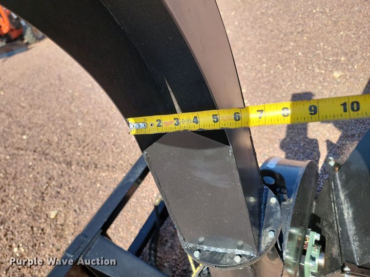 image for item NZ9913 Skid steer wood chipper