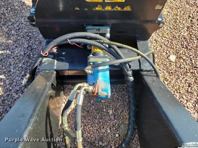 image for item NZ9913 Skid steer wood chipper