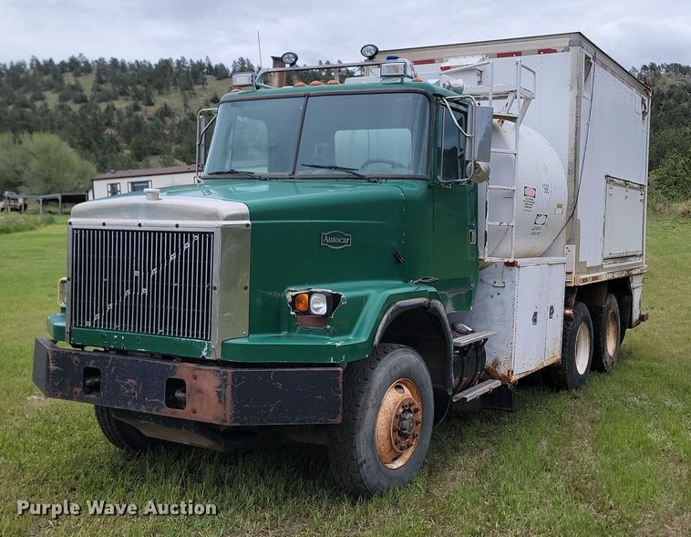 image for item NZ9917 1997 Volvo Autocar fuel / lube truck