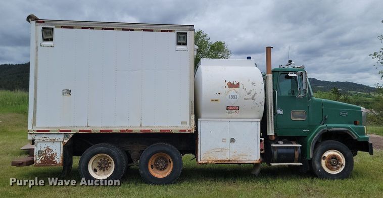 image for item NZ9917 1997 Volvo Autocar fuel / lube truck